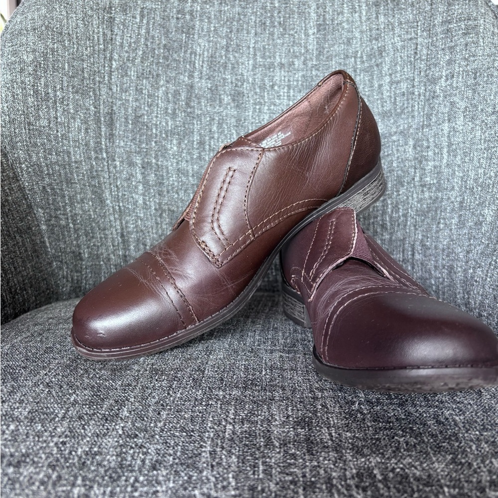 Earth Origins Women's Navigate Nate Leather Slip-on Oxford Loafer